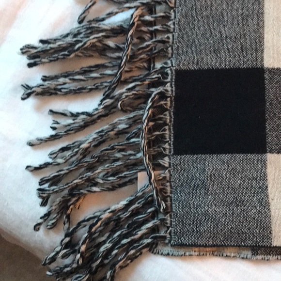 Juicy Counture scarf - Picture 2 of 6